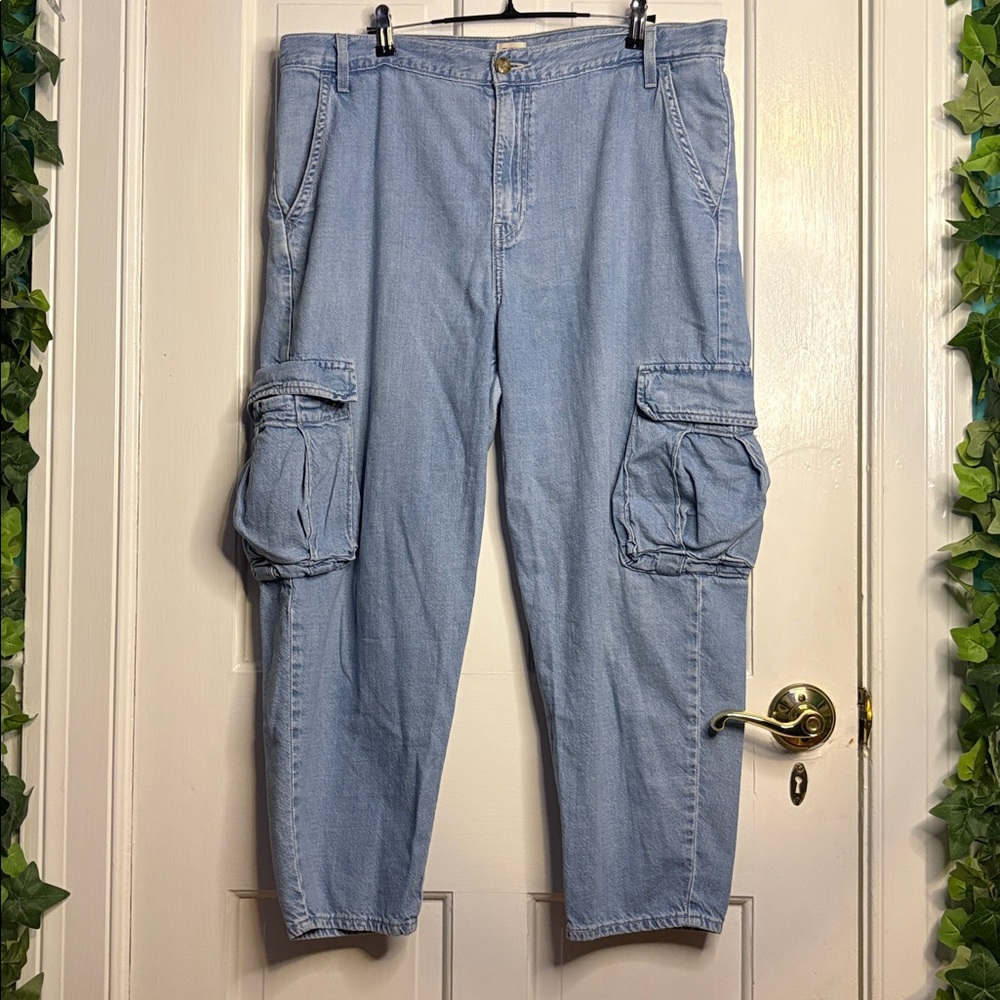 Levi's Cargo Jeans